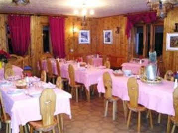 Hôtel Hirondelle à Aoste Extérieur photo